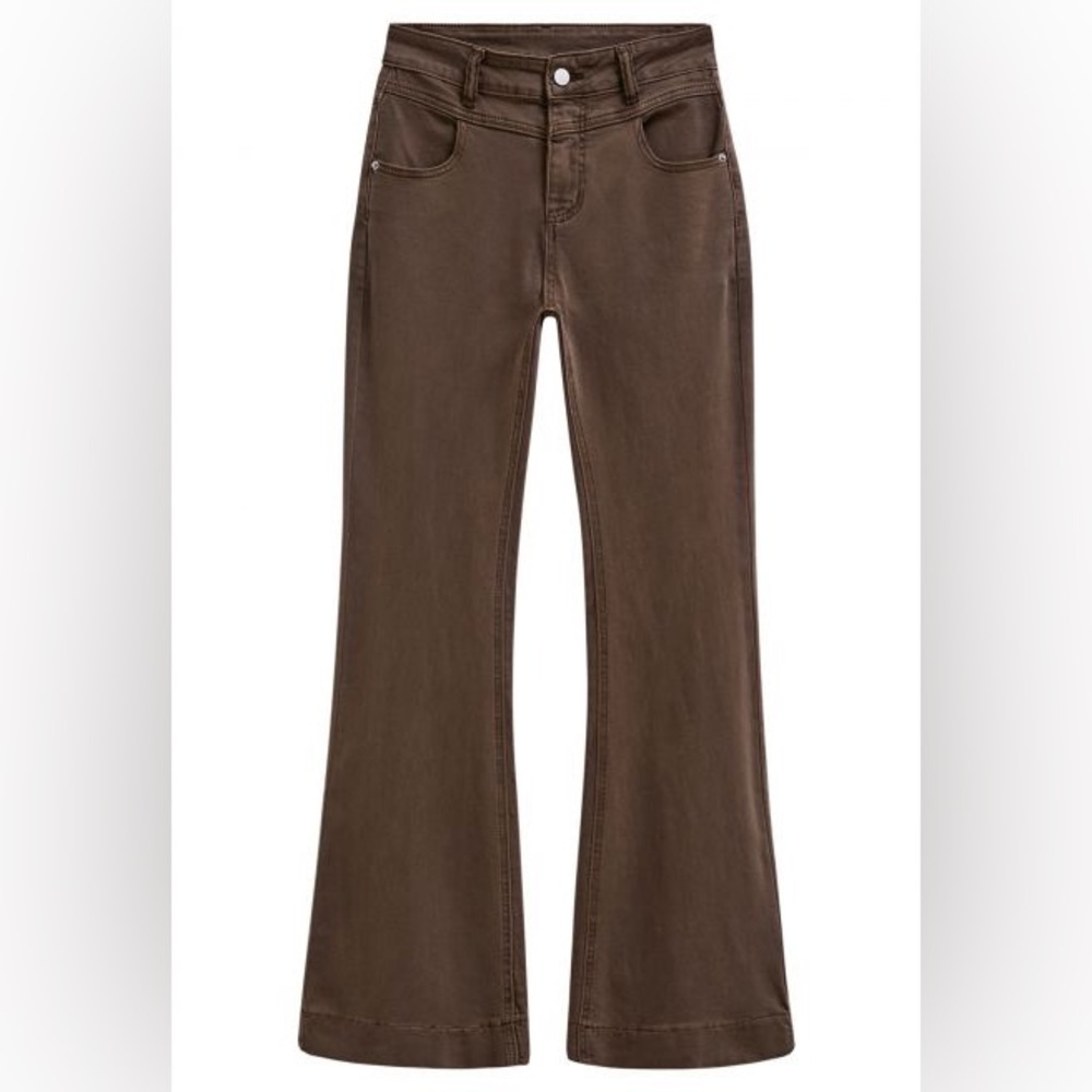 HIGH WAIST FLARE LEG JEANS IN BROWN